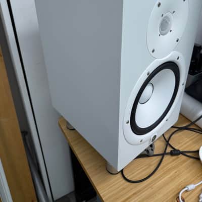 Yamaha HS8 8" Powered Studio Monitor (Pair) 2015 - Present - White image 4