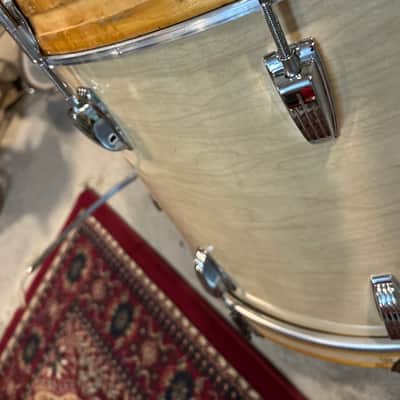 Ludwig No. 989 Big Beat Outfit 8x12 / 9x13 / 16x16 / 14x22" Drum Set (3-Ply) with Pointed Blue/Olive Badges 1973 - 1976 - Maple Cortex image 15