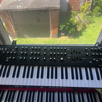 Novation Summit 61-Key 16-Voice Synthesizer 2019 - Present - Black