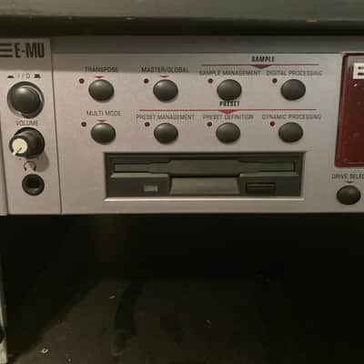 E-MU Systems ESI 2000 Rackmount 64-Voice Digital Sampler 1999 - Grey image 2