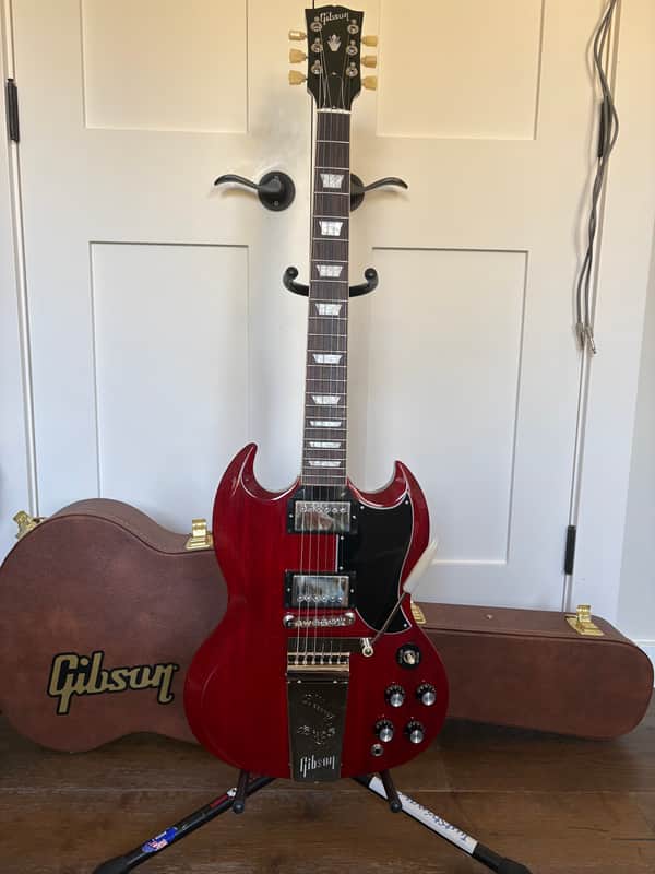 Gibson SG Standard '61 with Maestro Vibrola
