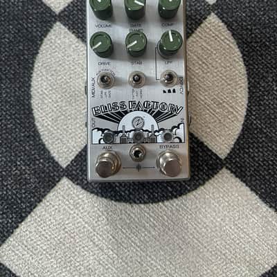 Chase Bliss & ZVEX The Bliss Factory - Pedal Movie Exclusive | Reverb