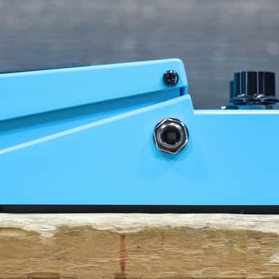 Boss CE-2w Chorus Waza Craft Special Edition Chorus and Vibrato Effect Pedal image 5