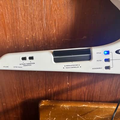 Roland AX-Synth Shoulder Synthesizer - White w/ gig bag power supply image 4