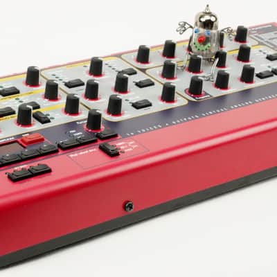 Clavia Nord Rack 2 Lead Synthesizer Desktop + Top Zustand + 1,5J Garantie