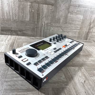 End Cheeks for ELEKTRON Machinedrum / Analog Four / RYTM / Octatrack - BLACK - by KZcraftworks - USA image 2