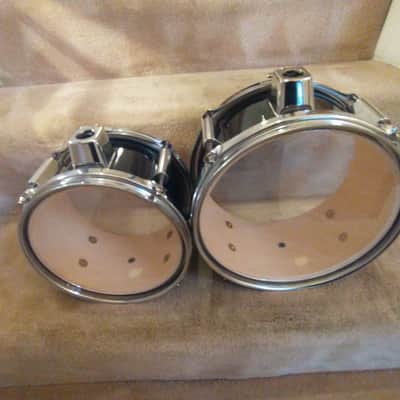 Unknown Two matching 10 and 12-in diameter shallow mounted toms gloss black excellent condition! image 6