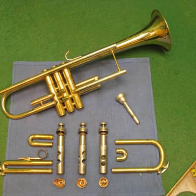 Conn Director Trumpet Elkhart 1962 - Reconditioned - Case & Bach 7C MP image 2