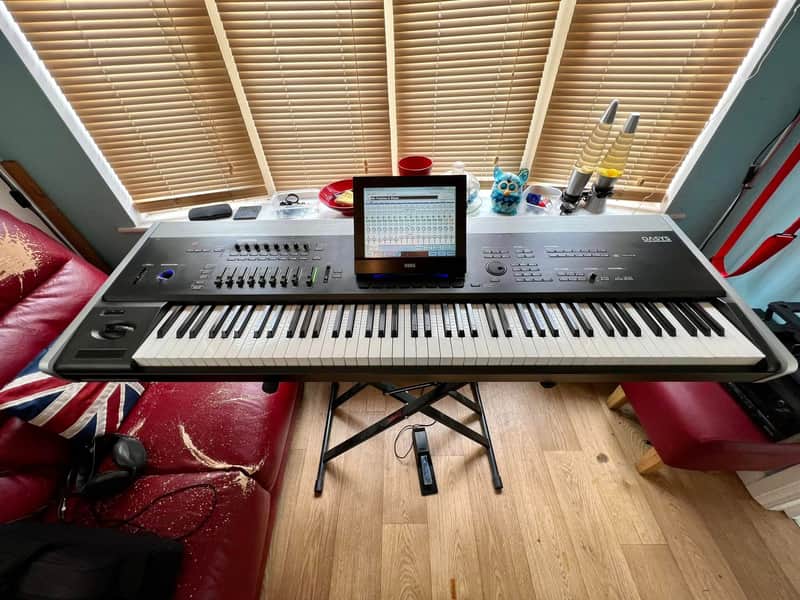 Korg OASYS 88 Keyboard Workstation Black image 1