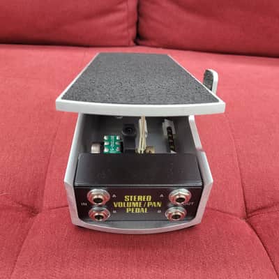 Ernie Ball P0-6165 500K Stereo Volume/Pan Pedal - Silver image 3