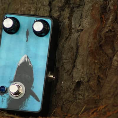 Millipede FX - Fuzz Guitar Pedal - 'Shark Bait 2' - Black / Blue image 5