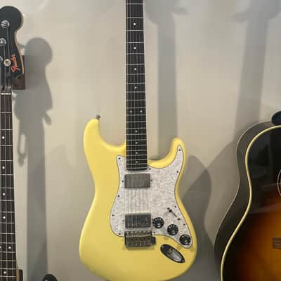 Fender Stratocaster Partscaster 1980-1987 - Yellow image 1