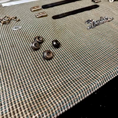 Original Fender Bassman 1969 2x12 cab hardware - Original image 2