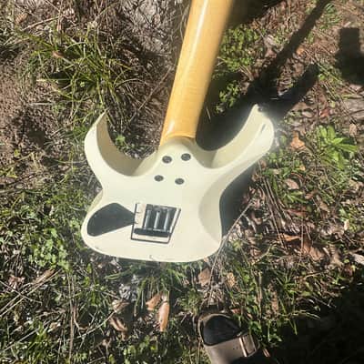 Ibanez GRG120BDX-WH Gio 2012 - 2016 - White image 9