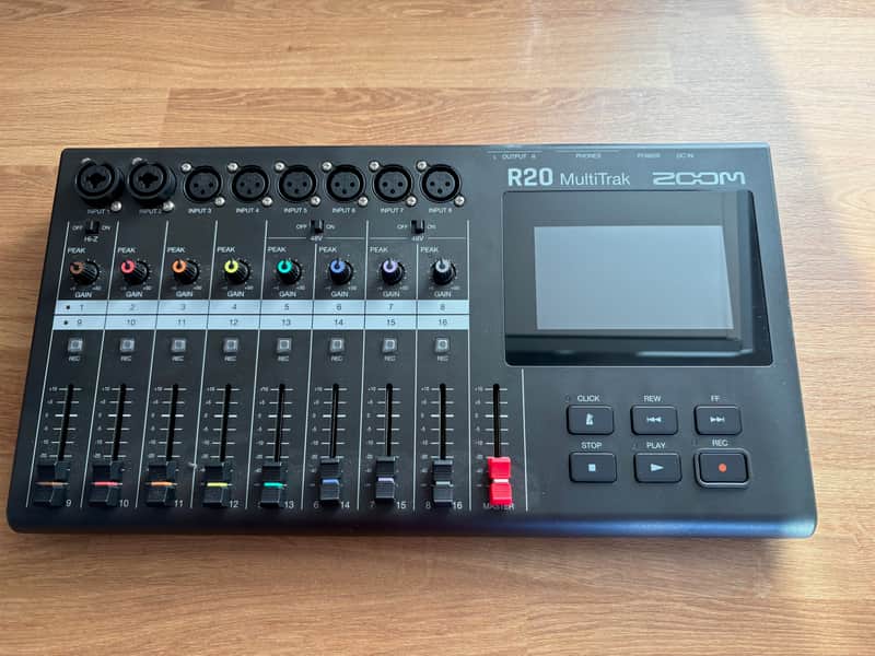 Zoom R20 Multitrack Recorder 2021 - Present - Black image 1
