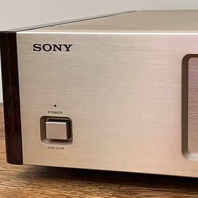 Sony CDP-R1+DAS-R1-Top of the line Cd Player and DA Converter image 14
