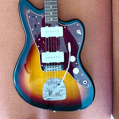 Fender Made in Japan Heritage 60s Jazzmaster 2026 - 3-tone Sunburst image 1