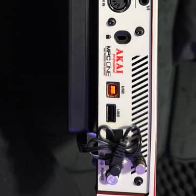 Akai MPC One+ Portable Bundle – Retro Skin + XT Power Battery image 10