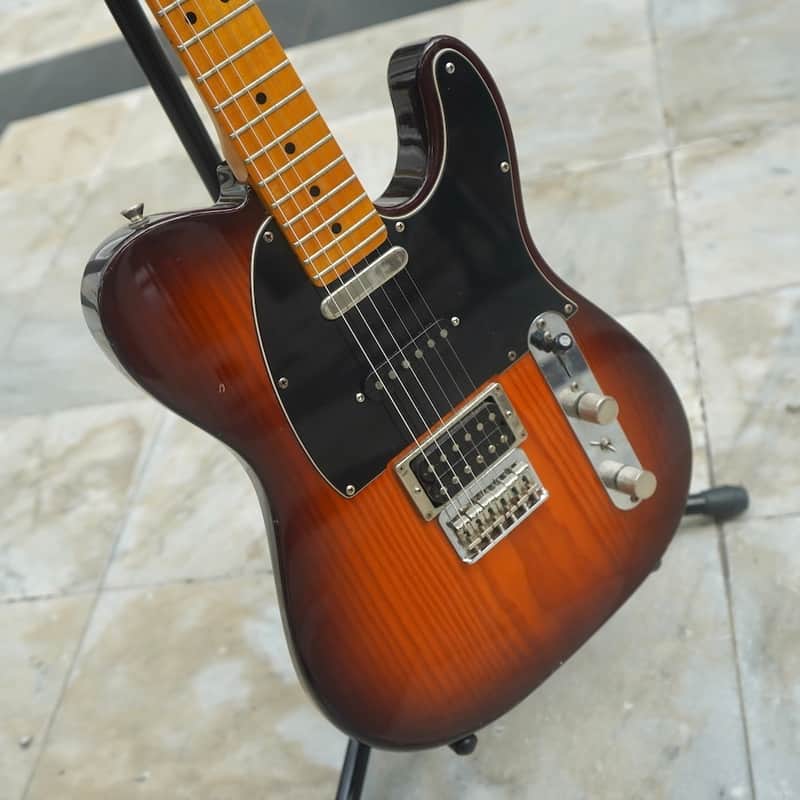 Fender Modern Player Telecaster Plus in Honey Burst (2014)