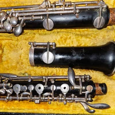 Larilee wood oboe with case. USA. Good but needs fixing up. image 9