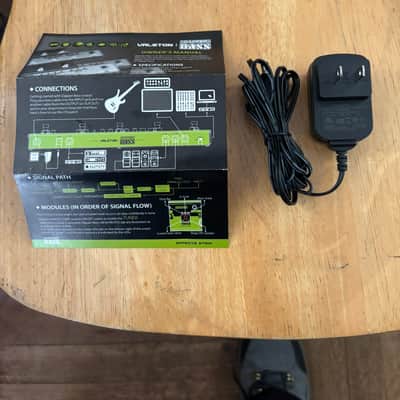 Valeton VES-2 Dapper Bass Multi Effects Strip AC adapter included image 10