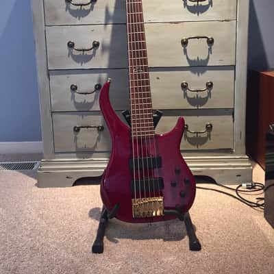 Peavey Cirrus Figure maple with translucent red image 1