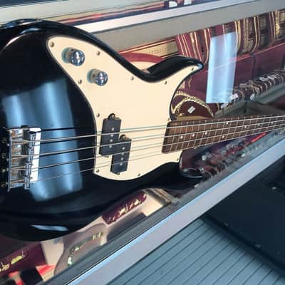 Fullerton 4 Stings Electric Bass Guitar - Black And White image 3