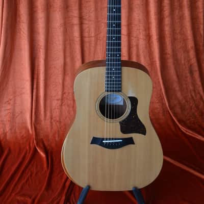 Taylor Steelstring Dreadnought guitar Academy 10e with pickup system+Taylor gig bag * sounds/plays/looks great * top quality made in Mexico * a fine player's instrument for a good price image 1