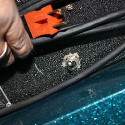 Kustom K150-6/1x15 Bass Combo with Blue Roll & Tuck on Wheels image 12
