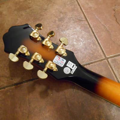 Epiphone by Gibson. EJ 200CE/VS Acoustic Electric Guitar. Vintage Sunburst. Roadrunner Gig Bag. image 9