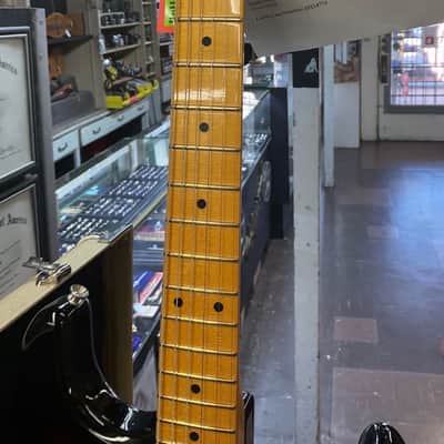 Fender Eric Johnson Stratocaster with Maple Fretboard 2005 - Present - 2-Color Sunburst image 2
