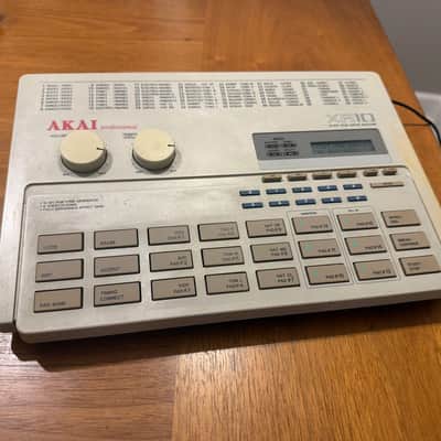 Akai XR10 80’s Grey