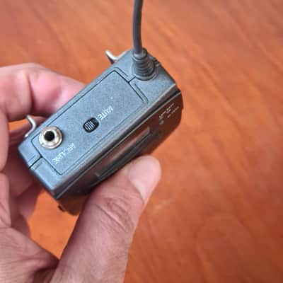 Sennheiser Sennheiser SK100 G2 D Bodypack Transmitter – 786–822 MHz – Reliable Pro Workhorse imagen 2
