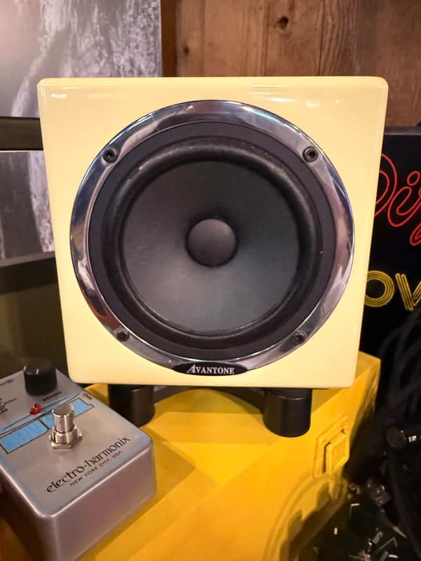 Avantone Pro Active MixCubes (Single) 2011 - Present - Buttercream image 1