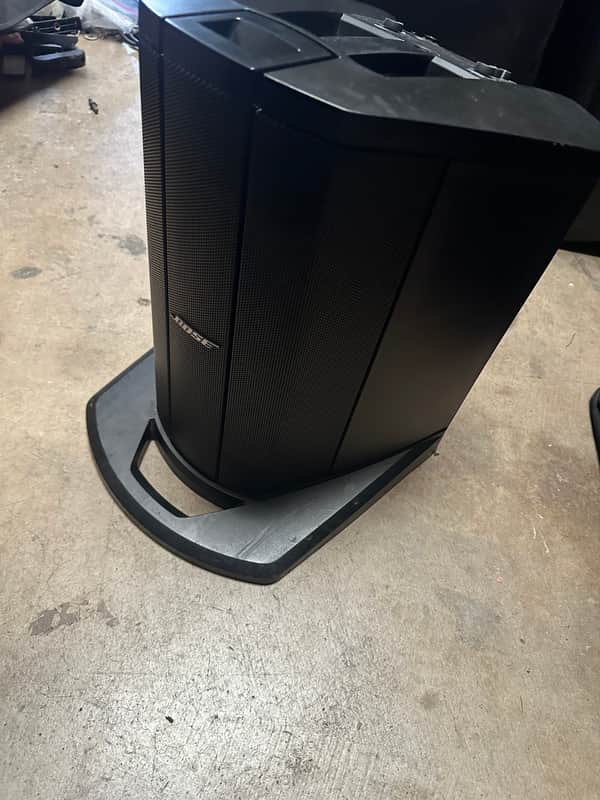 Bose L1 Compact Speaker image 1
