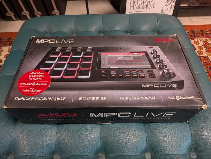 Akai MPC Live Standalone Sampler / Sequencer 2017 - 2020 - Black image 1