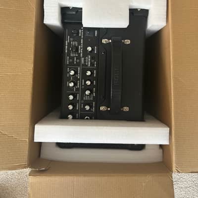 Boss Dual Cube Bass LX 10-Watt 2x5" Stereo Digital Modeling Bass Combo 2022 - Present - Black image 2