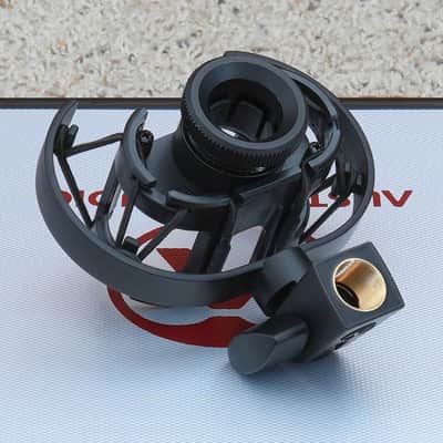 Austrian Audio OC818 Microphone - Silver - Studio Set image 9