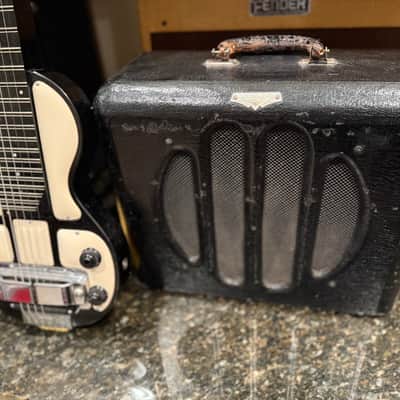 1942 Rickenbacher 200A Tube Amp & Late 40s Model B Bakelite Lap Steel Combo | HISTORIC PACKAGE image 11