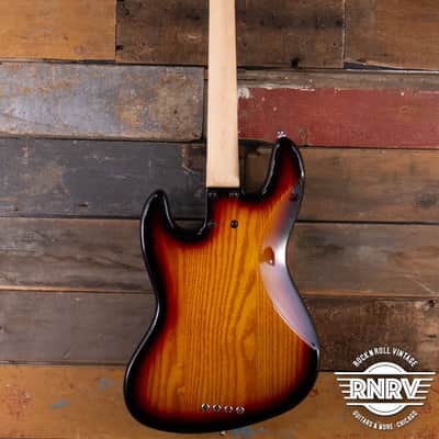 Lakland Skyline 4460, Rosewood, Sunburst B Stock image 4