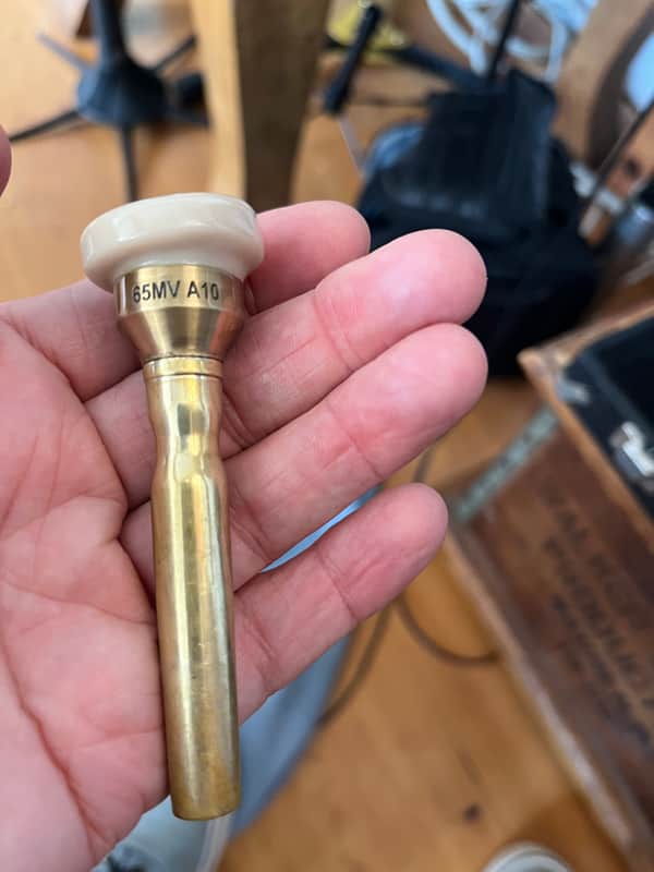 Wedge 65MV hybrid trumpet mouthpiece top with 10 degree angle and Warburton B4 gold plated backbore Bild 1