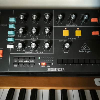 Behringer Poly D 4-Voice Polyphonic Synthesizer 2020 - Present - Black / Wood image 2