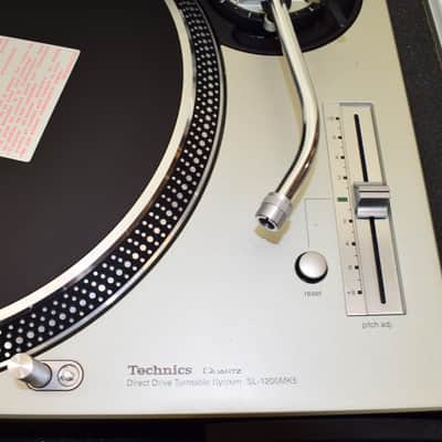 Technics SL-1200MK5 Direct-Drive Turntable w/ Road Runner Road Case image 5