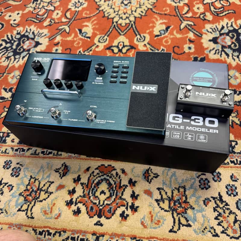 NuX MG-30 Versatile Modeling Guitar Processor with Footswitch Black image 1