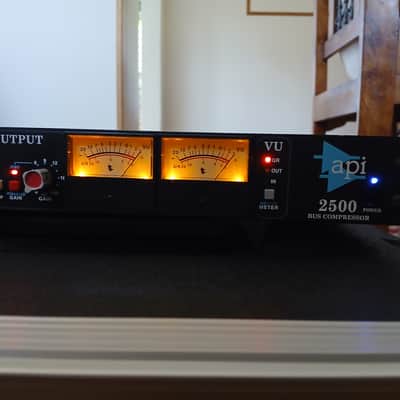 API 2500 Stereo Bus Compressor 2000 - 2019 - Black image 4