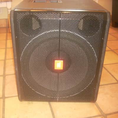 JBL SRX 718S Works Perfect image 1