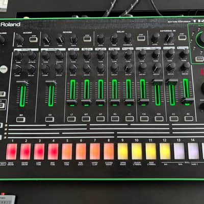 Roland AIRA TR-8 Rhythm Performer Drum Machine 2014 - Present - Black