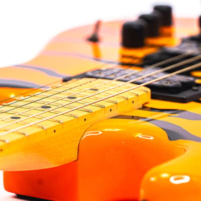 2011 Kramer Pacer Vintage Electric Guitar – Tiger Finish – Floyd Rose – Seymour Duncan JN / JB image 9