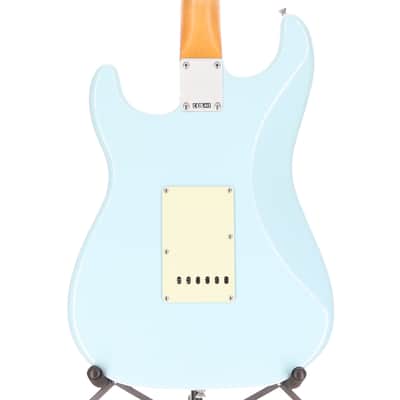 Fender Vintera® II Road Worn® '60s Stratocaster®, Rosewood Fingerboard, Sonic Blue (W8)(14903) (14903) image 2