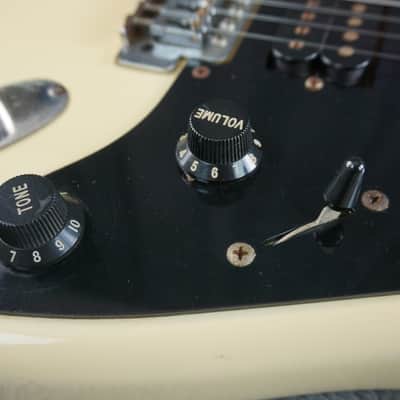 Fender Stratocaster 1984 - 1987 - White Japan image 11
